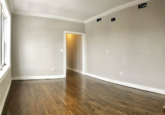 9133 S Essex Avenue, Chicago, IL 60617