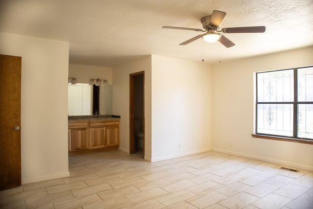 5406 Edwards Drive NE, Albuquerque, NM 87111