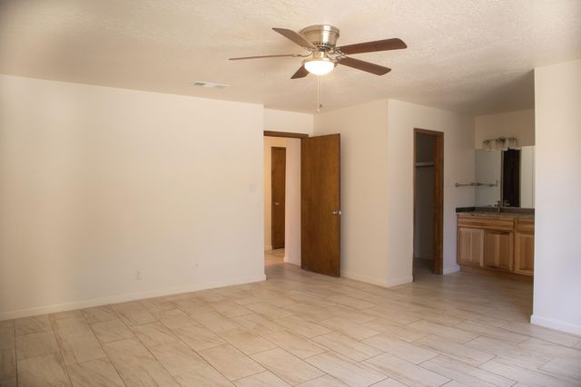 5406 Edwards Drive NE, Albuquerque, NM 87111