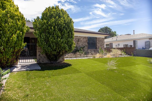 5406 Edwards Drive NE, Albuquerque, NM 87111