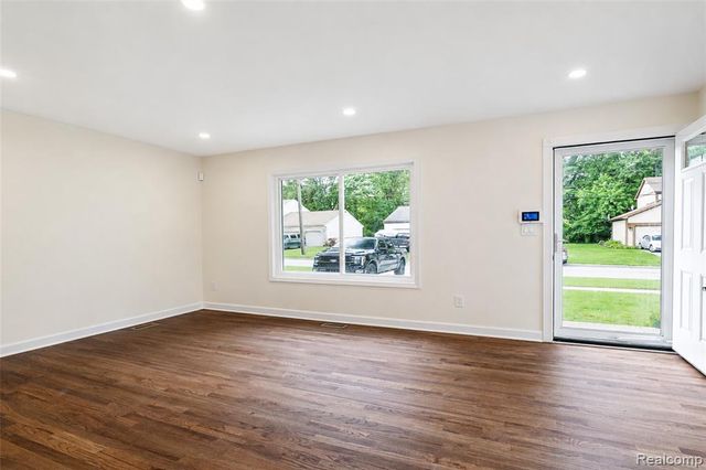 201 Cardwell Street, Inkster, MI 48141
