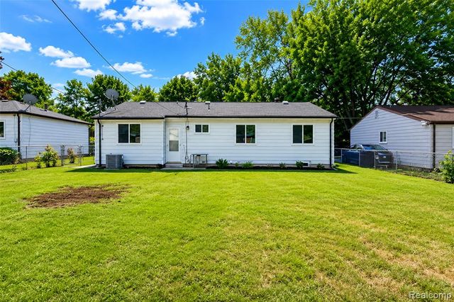 201 Cardwell Street, Inkster, MI 48141