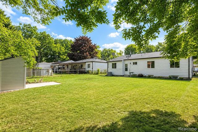 201 Cardwell Street, Inkster, MI 48141