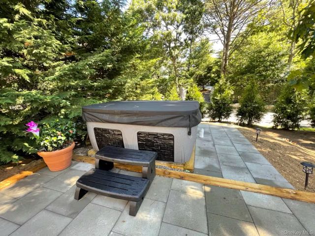 332 Canoe Place Road, Southampton, NY 11968
