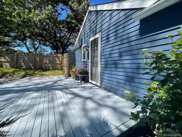 332 Canoe Place Road, Southampton, NY 11968
