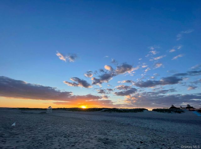 332 Canoe Place Road, Southampton, NY 11968