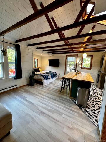332 Canoe Place Road, Southampton, NY 11968