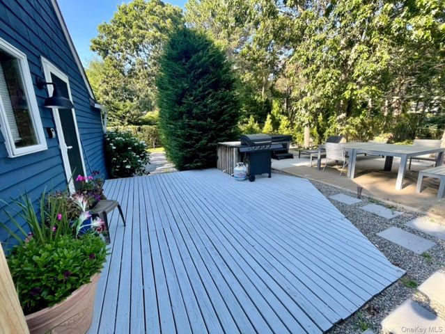 332 Canoe Place Road, Southampton, NY 11968