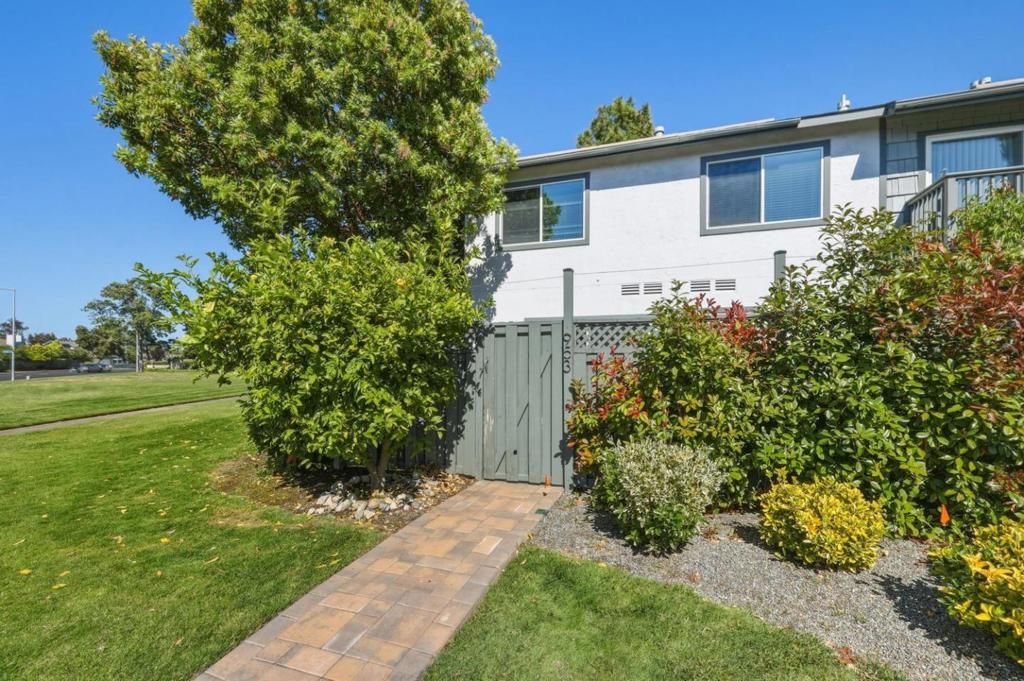 Image 26 of property listing at 953 Diaz Lane, Foster City, CA 94404