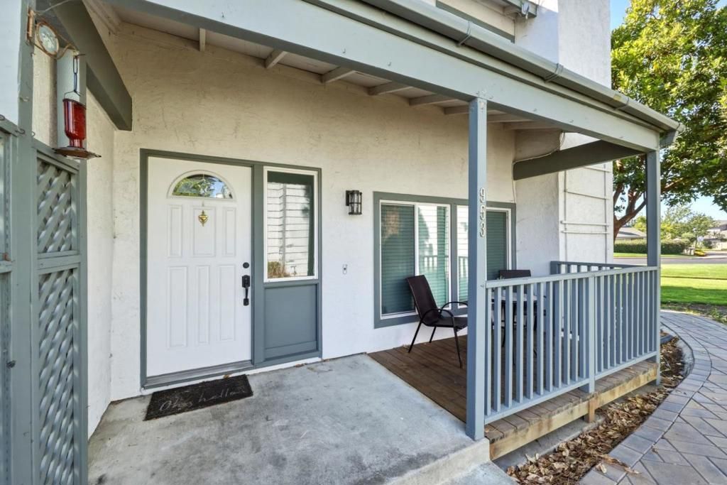 Image 4 of property listing at 953 Diaz Lane, Foster City, CA 94404