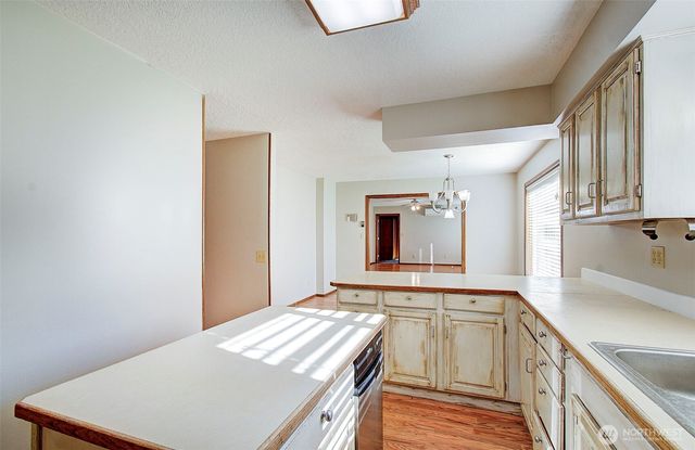 100 Inglewood Drive, Longview, WA 98632