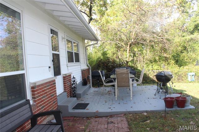 6 Cornflower Court, Florissant, MO 63033