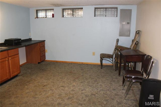 6 Cornflower Court, Florissant, MO 63033