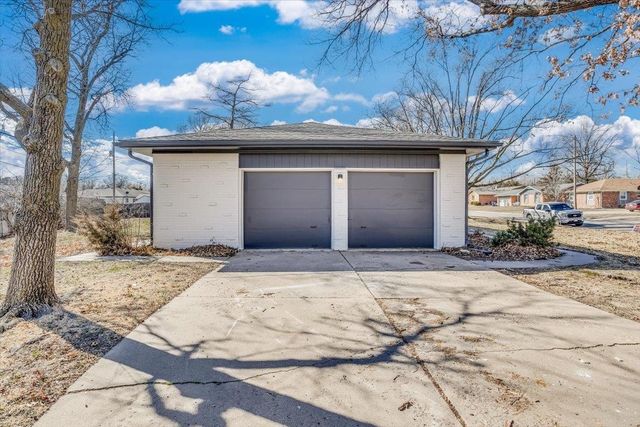 6503 E 16th St N, Wichita, KS 67206