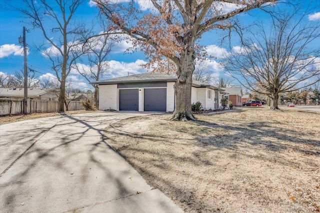 6503 E 16th St N, Wichita, KS 67206