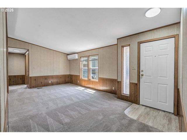 21100 Ne SANDY Blvd 6, Fairview, OR 97024