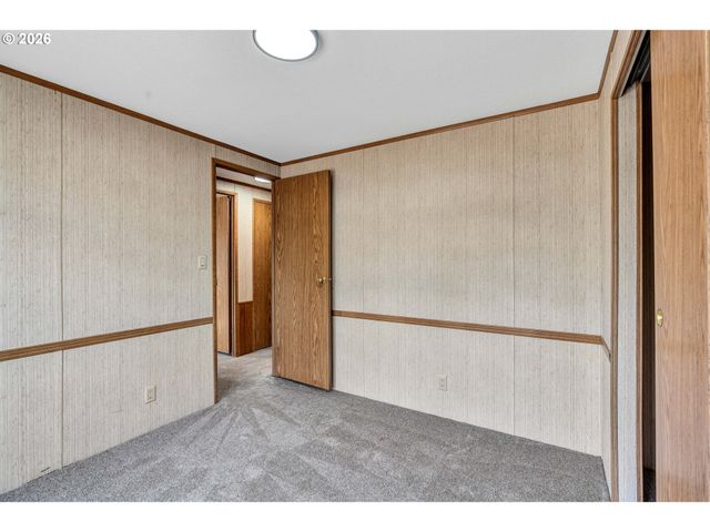 21100 Ne SANDY Blvd 6, Fairview, OR 97024