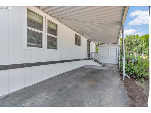 21100 Ne SANDY Blvd 6, Fairview, OR 97024