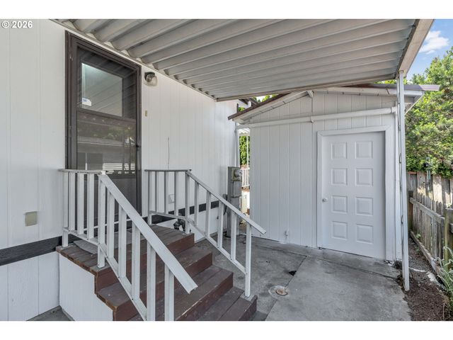 21100 Ne SANDY Blvd 6, Fairview, OR 97024