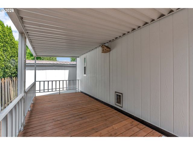 21100 Ne SANDY Blvd 6, Fairview, OR 97024