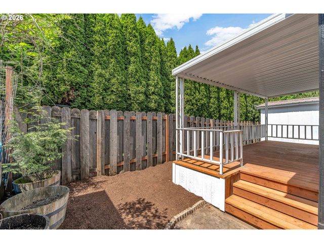 21100 Ne SANDY Blvd 6, Fairview, OR 97024