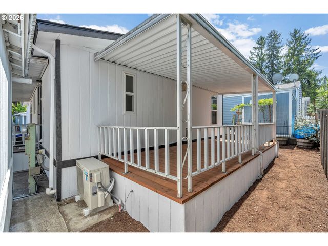 21100 Ne SANDY Blvd 6, Fairview, OR 97024