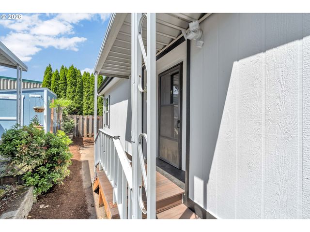 21100 Ne SANDY Blvd 6, Fairview, OR 97024