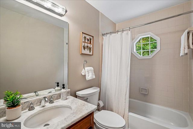 3415 MILLER HEIGHTS RD, Oakton, VA 22124