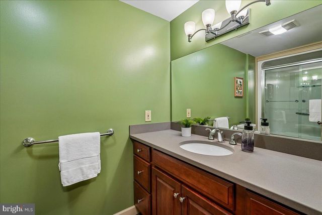 3415 MILLER HEIGHTS RD, Oakton, VA 22124