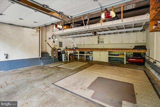 3415 MILLER HEIGHTS RD, Oakton, VA 22124