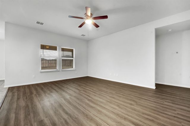 5813 Silverjack Trail, Denton, TX 76226