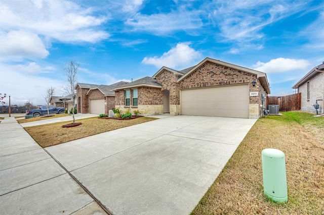 5813 Silverjack Trail, Denton, TX 76226