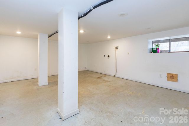 6 Overlook Circle, Asheville, NC 28803