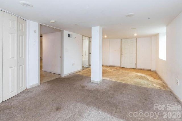 6 Overlook Circle, Asheville, NC 28803