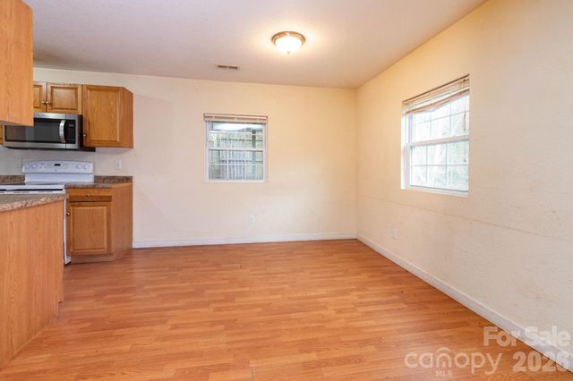 6 Overlook Circle, Asheville, NC 28803