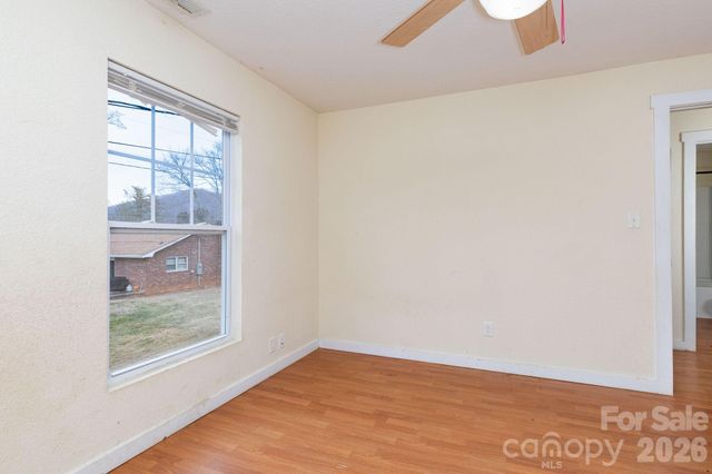 6 Overlook Circle, Asheville, NC 28803