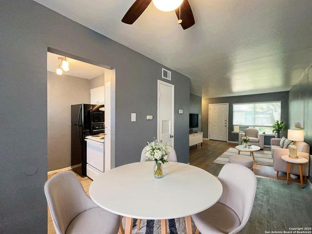 2802 Lasses Blvd Apt 15, San Antonio, TX 78223