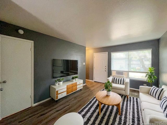 2802 Lasses Blvd Apt 15, San Antonio, TX 78223