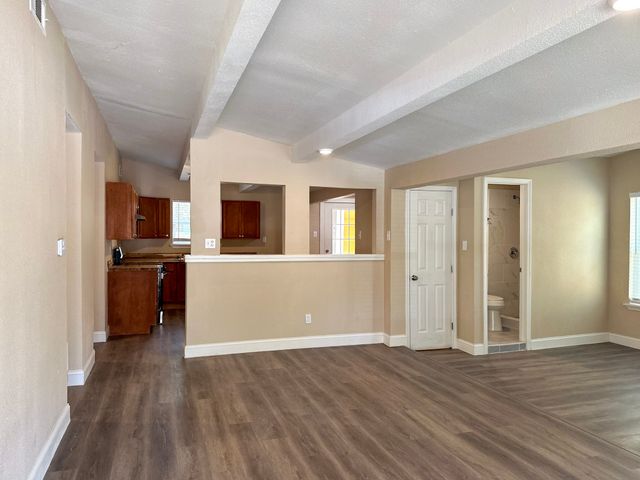 108 Jenny Kay Lane, Irving, TX 75060