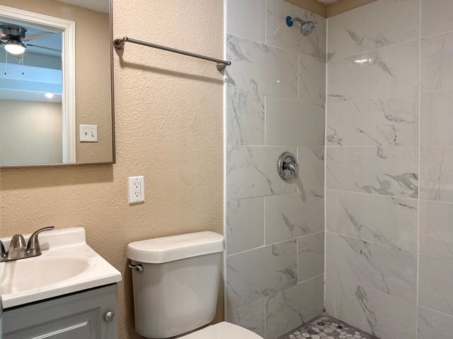 108 Jenny Kay Lane, Irving, TX 75060