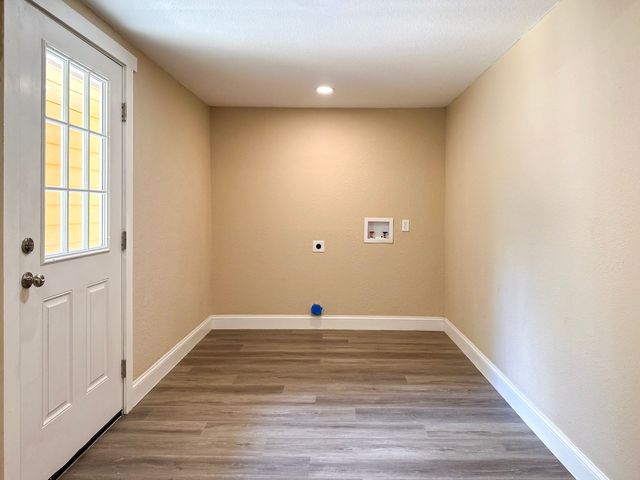 108 Jenny Kay Lane, Irving, TX 75060