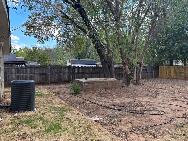 108 Jenny Kay Lane, Irving, TX 75060