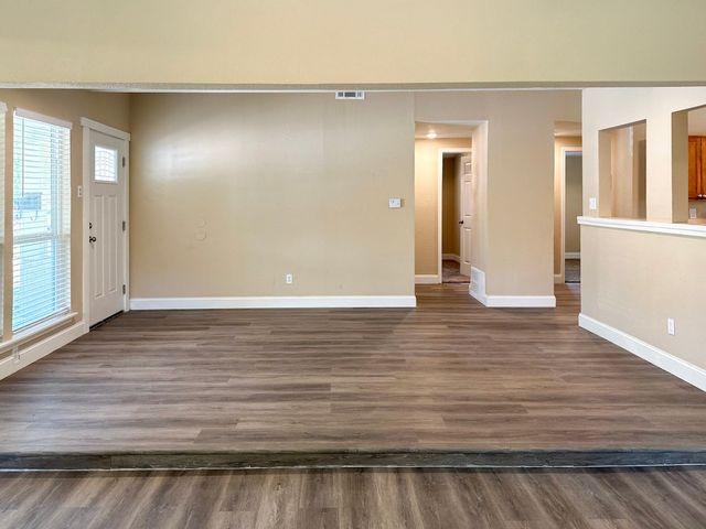 108 Jenny Kay Lane, Irving, TX 75060