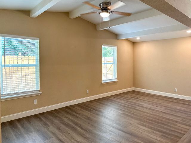 108 Jenny Kay Lane, Irving, TX 75060