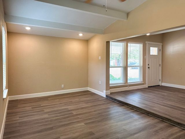 108 Jenny Kay Lane, Irving, TX 75060