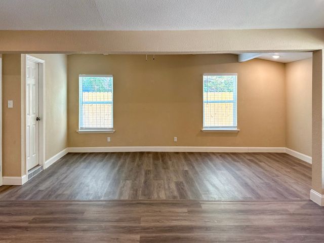 108 Jenny Kay Lane, Irving, TX 75060