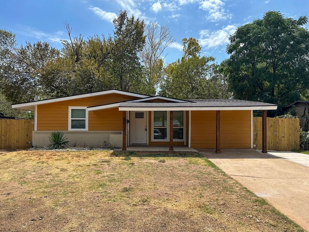 108 Jenny Kay Lane, Irving, TX 75060