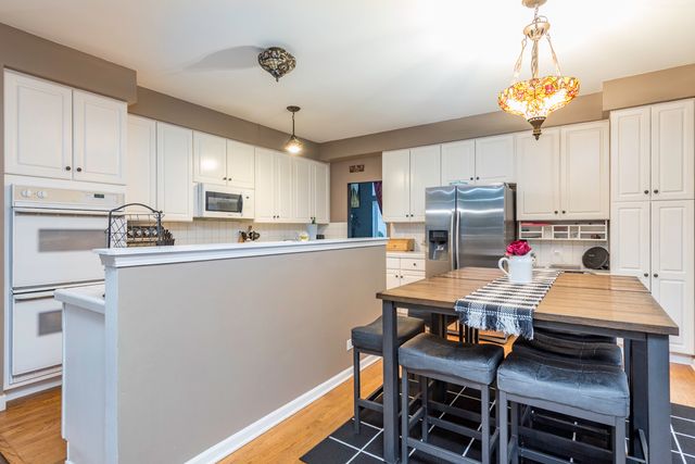 1711 Napa Drive, Gurnee, IL 60031