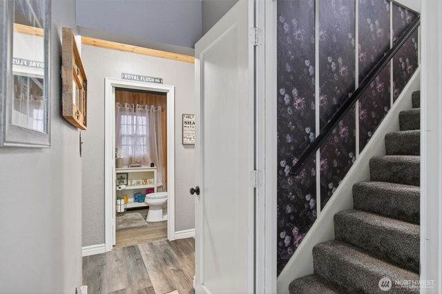 1210 8th Avenue, Longview, WA 98632