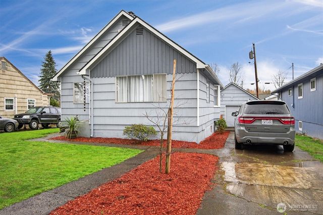 1210 8th Avenue, Longview, WA 98632